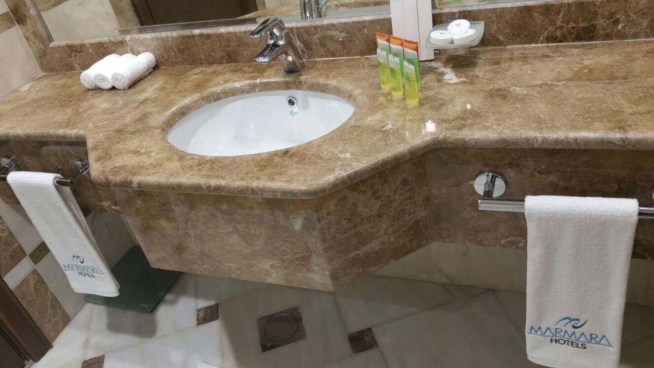 فندق المدينة المنورةفي  Diwan Marmara الغرفة الصورة